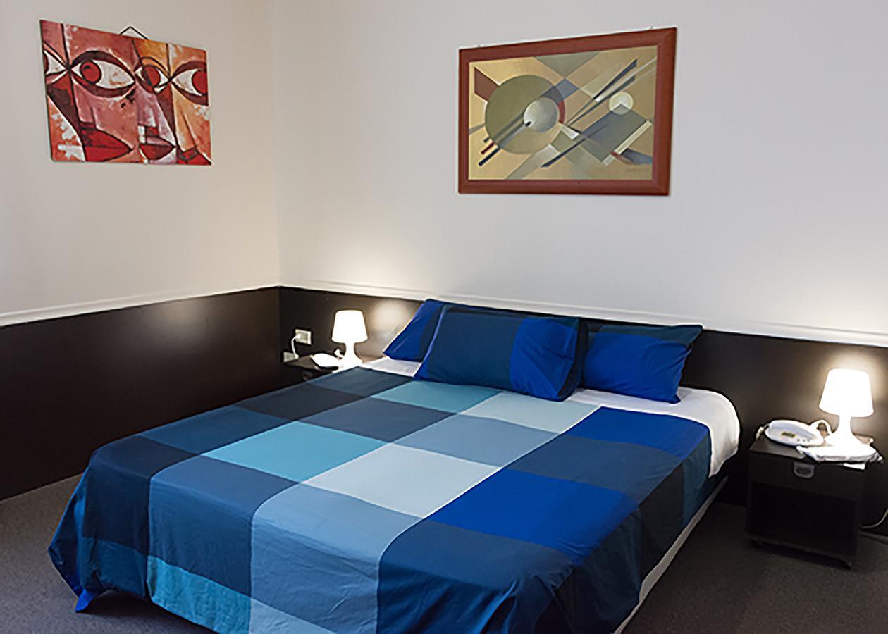Hotel 7 Mari Bari