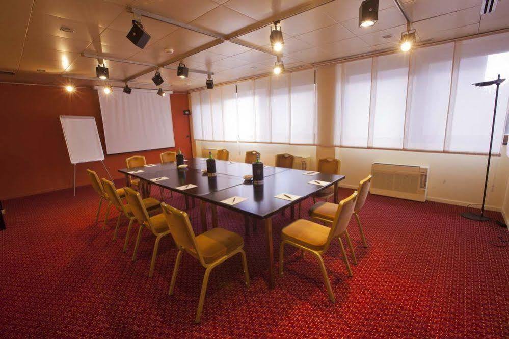 Hotel Moevenpick 4*