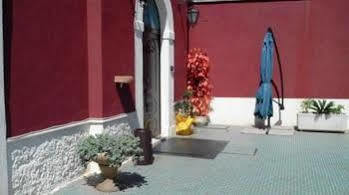 Guest house Simpson - Aeroporto Di - *