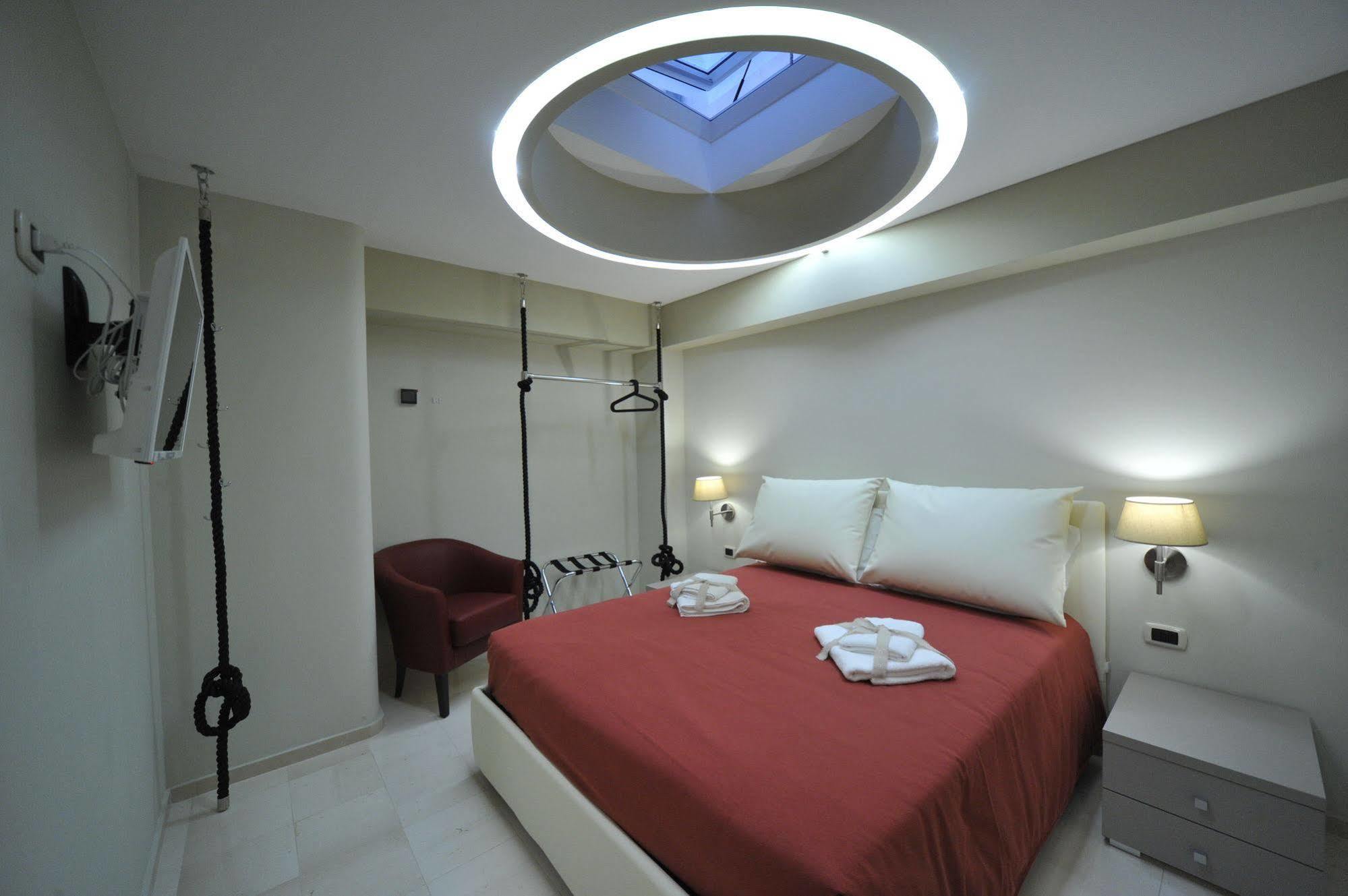 Gatto Bianco House Bed & Breakfast Bari