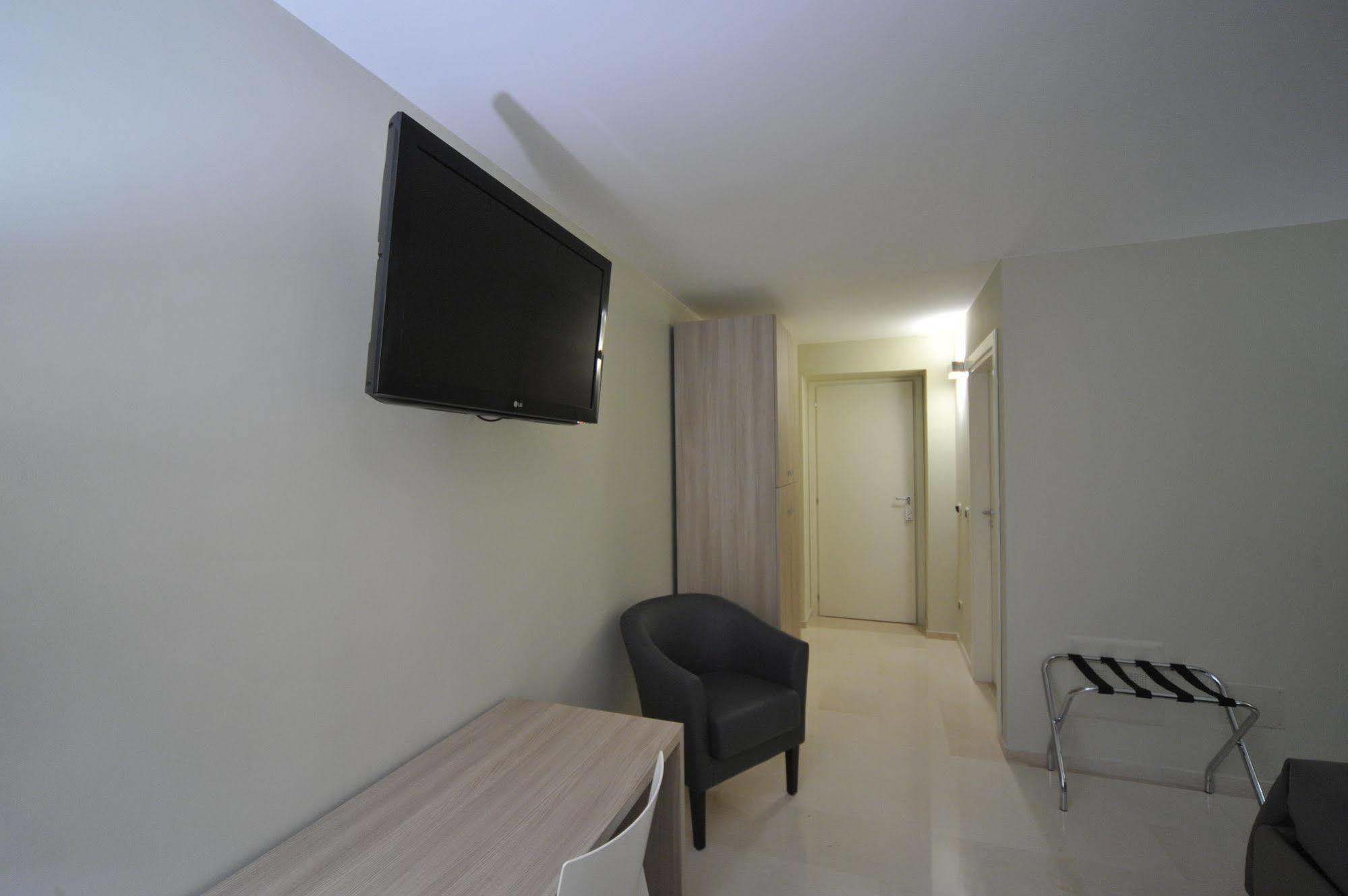 Gatto Bianco House Bed & Breakfast