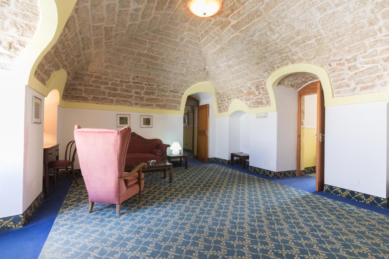 Hotel Masseria Sant'anna 4*