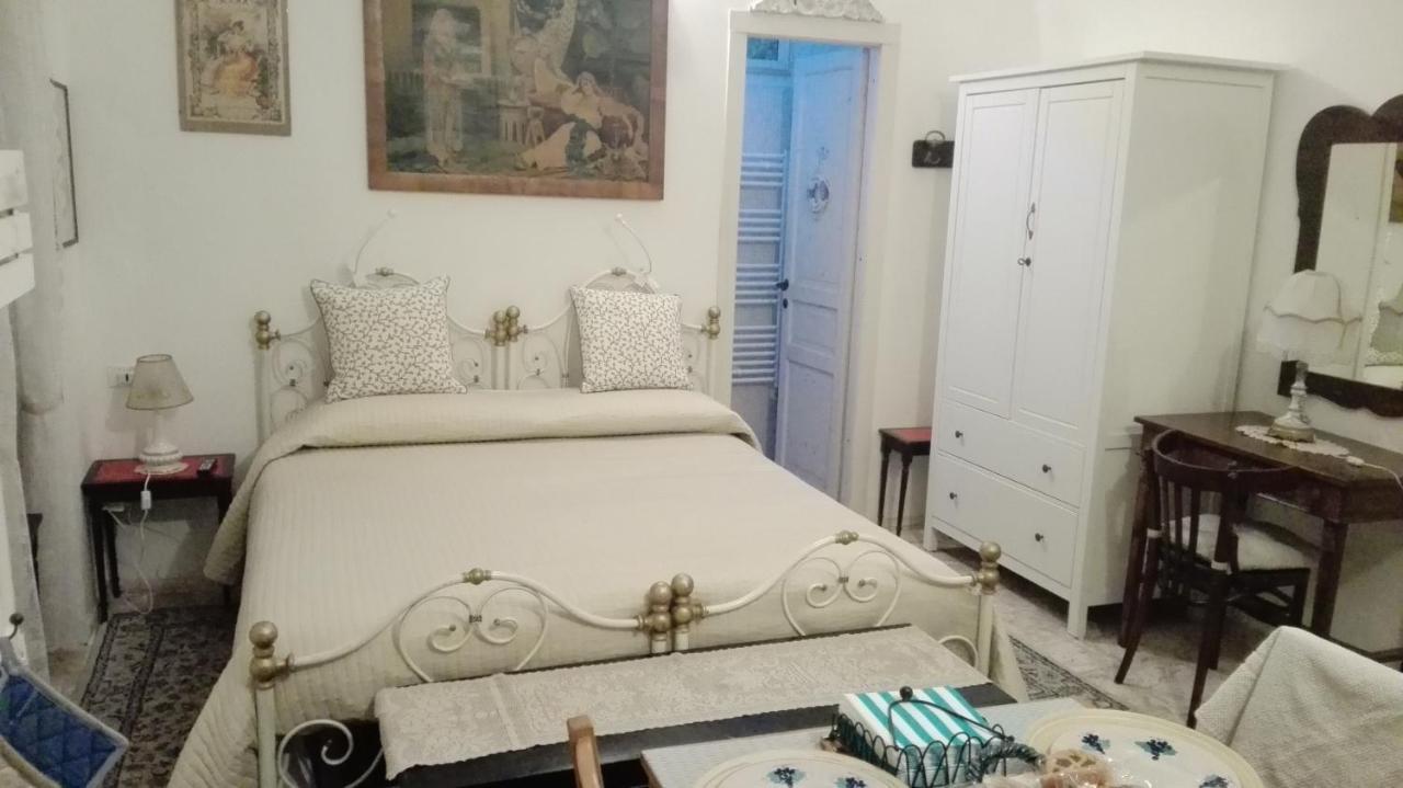 Longo De Bellis