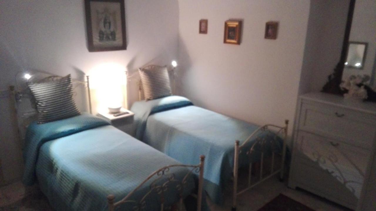 Longo De Bellis * Bari