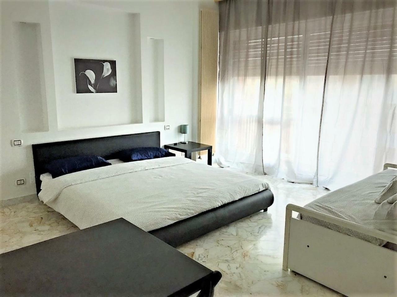 Cavour 124 -guest-room- Bed & Breakfast Bari