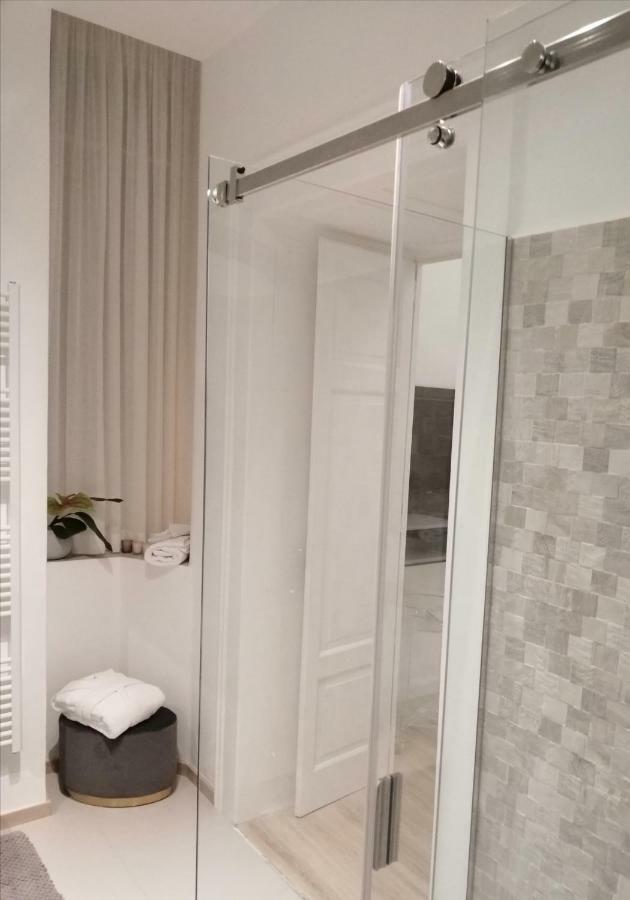 102 Bed & Breakfast Bari