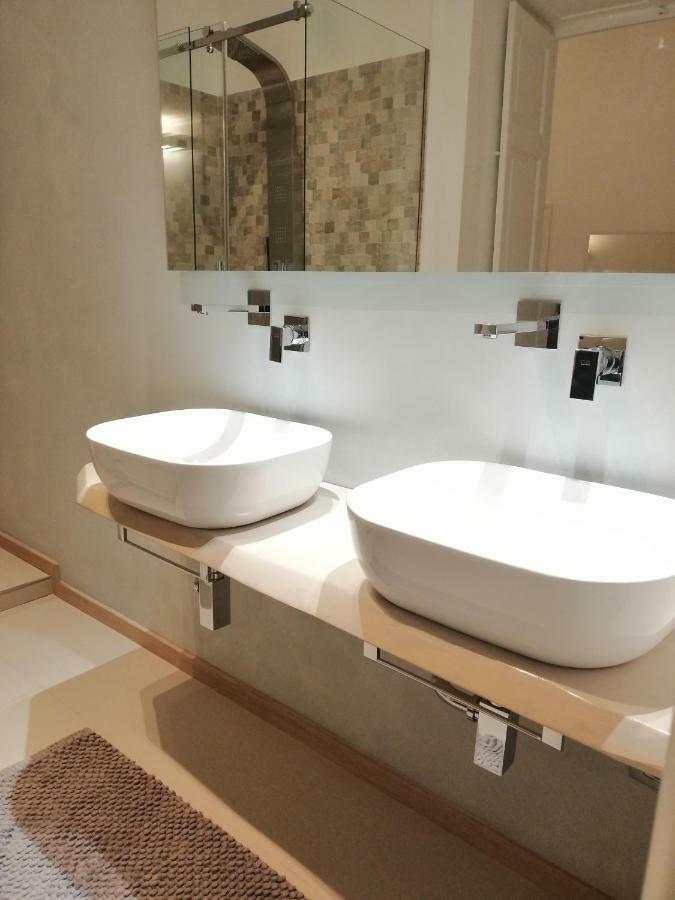 102 Bed & Breakfast Bari