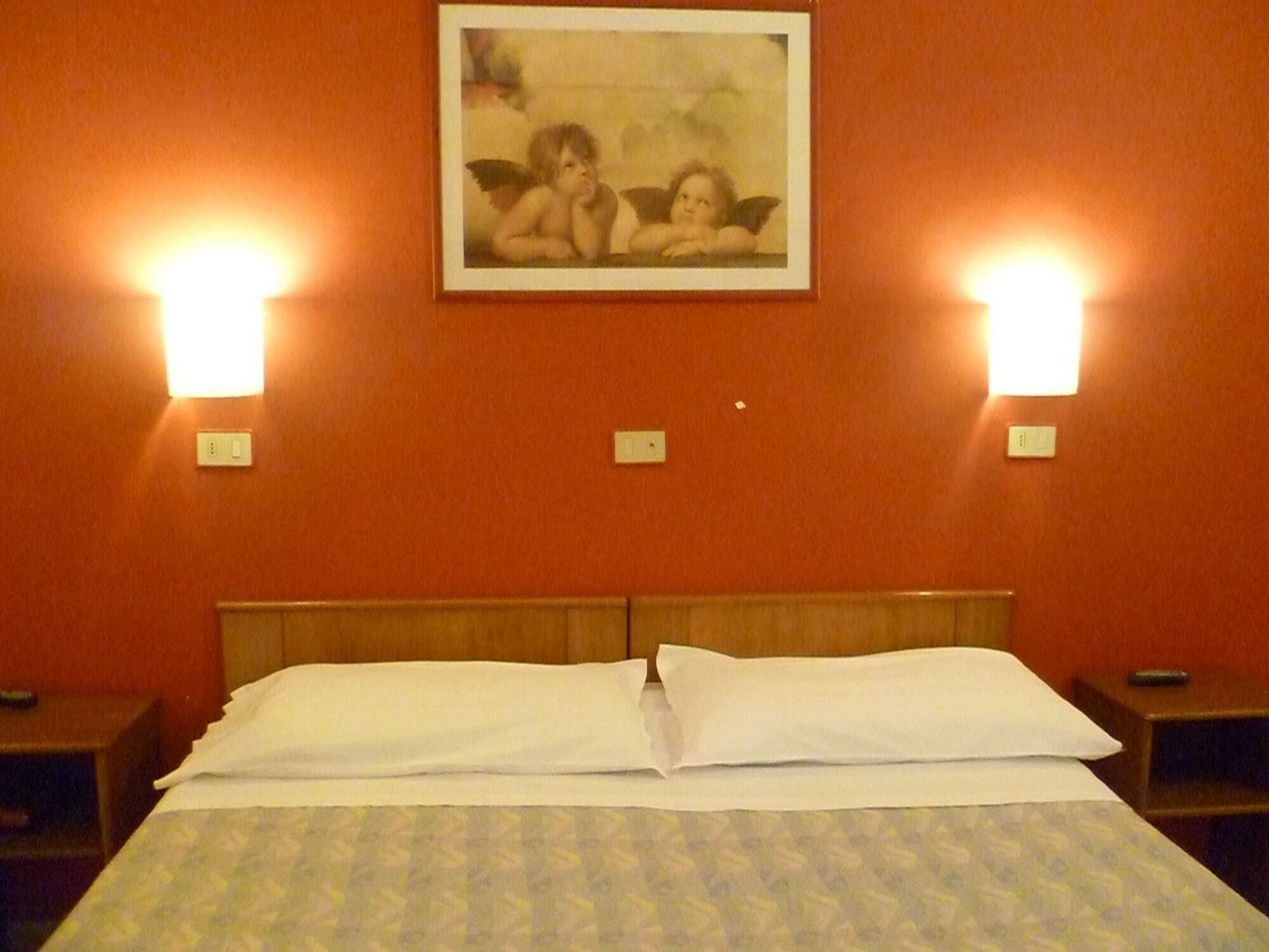 Romeo Hotel 2*
