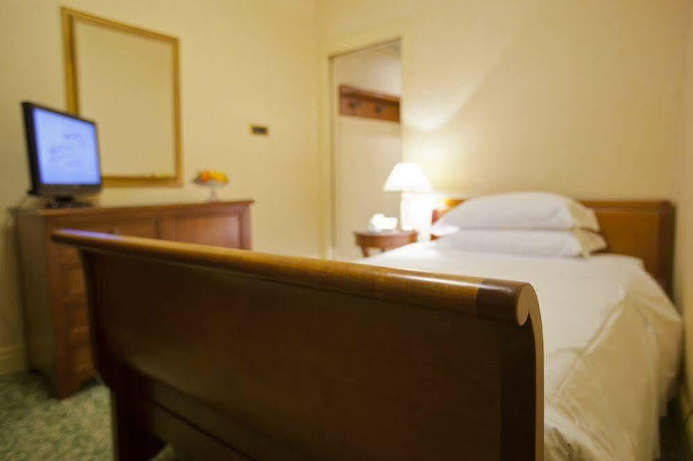 Palace 4* Bari