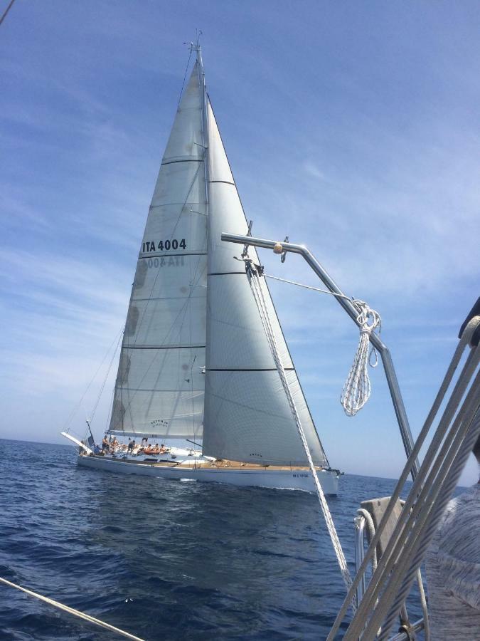 Botel Waypoint Azzurra