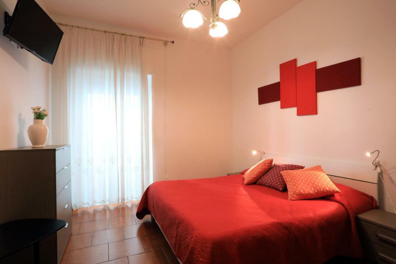 Guest house Primo Piano - Policlinico 2*