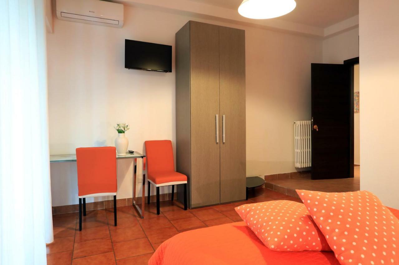 Guest house Primo Piano - Policlinico 2*