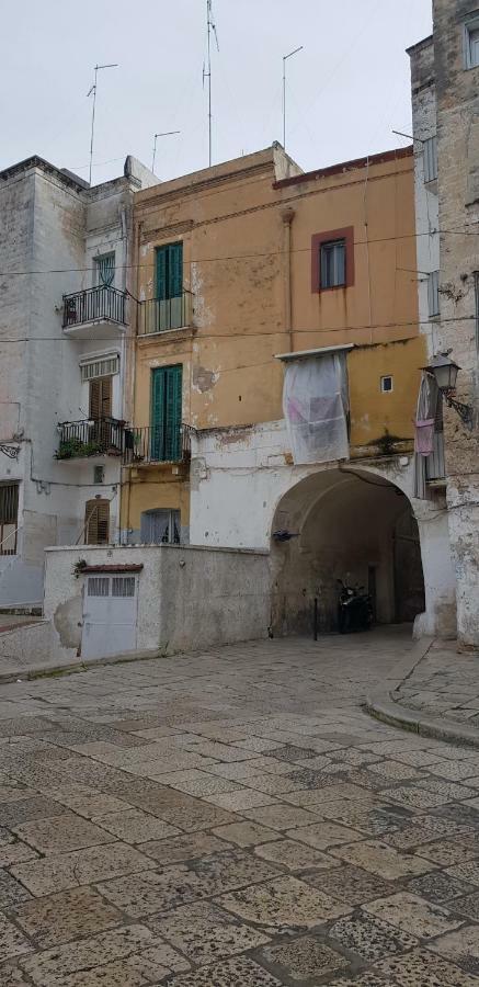 Largo Notvalid Bari