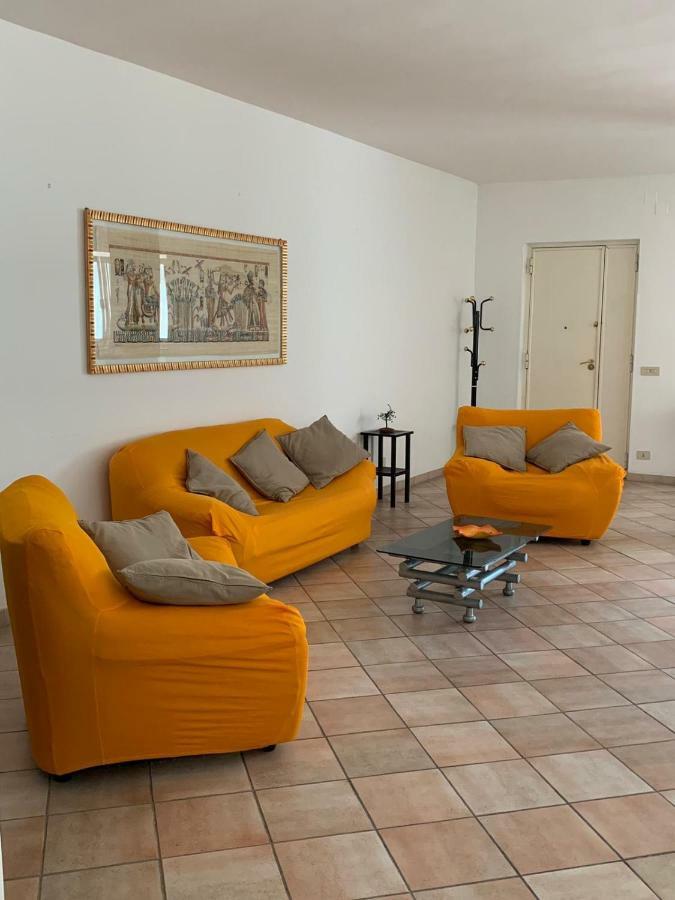 Roxi's House * Bari