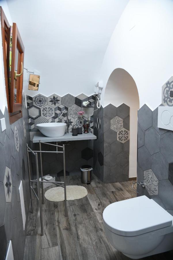 Mea House And 2019 * Bari