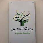 Sisters\' House