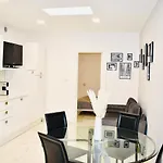 Chic House