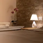 Tizzy Apartment & Rooms