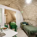 La Pergola Apt In The Heart Of Bari