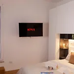 Apulialux Penthouse & Garden Con Spa In Centro