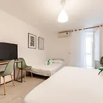 Functional & Central Flat With Netflix