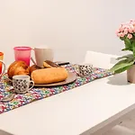Functional & Central Flat With Netflix