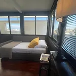 Mikka Studios: Luxury Apartment