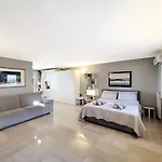 Penthouse In The Heart Of Bari With Terrace