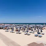 Levante Apartment And Room