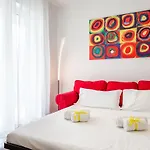 Central Station Apt With Parking