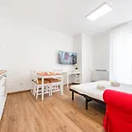 Central Station Apt With Parking