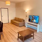 Moderno Home 1