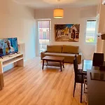 Moderno Home 1