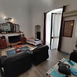Very Central Apartment, By Shops, Bars, Restaurants