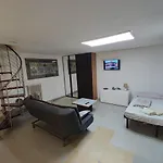 Central Private Flat By Old Town, Shops, Restaurants