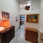 Super Central Studio, No Noise, Near Seaside, Shops