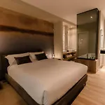 \'Tabula Rasa Exclusive Rooms\'