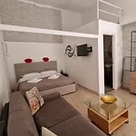 4 Via Valona - Executive Luxury Apartment