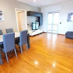 Wow Waterfront Apartment - Bari Fesca