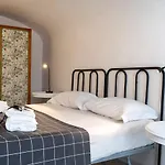 White&Grey Comfy Apartment
