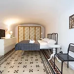 White&Grey Comfy Apartment