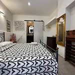 Enchanting Room In Bari Old Town