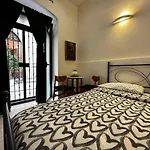 Enchanting Room In Bari Old Town