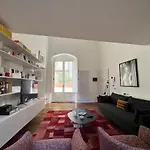 Flo House Bari