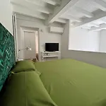 Flo House Bari