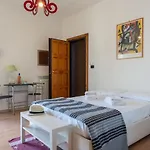 Bright Studio With Terrace & Parking