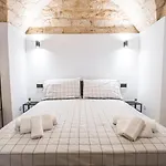 Sanavar Apartment