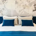 Donna Giacinta Blu Luxury Flat