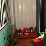 La Porta Accanto