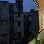 La Porta Accanto